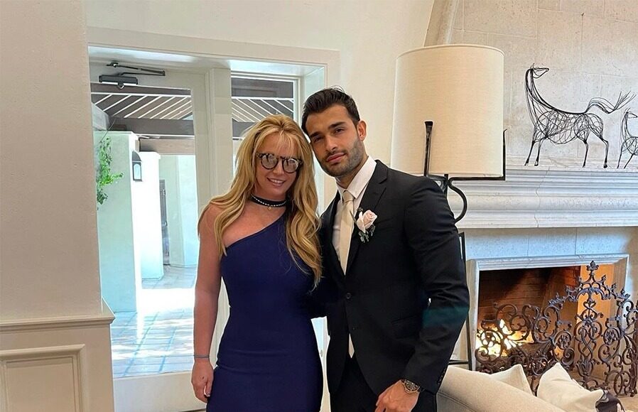 Britney Spears và Sam Asghari thời yêu nhau. Ảnh: Instagram Britney Spears