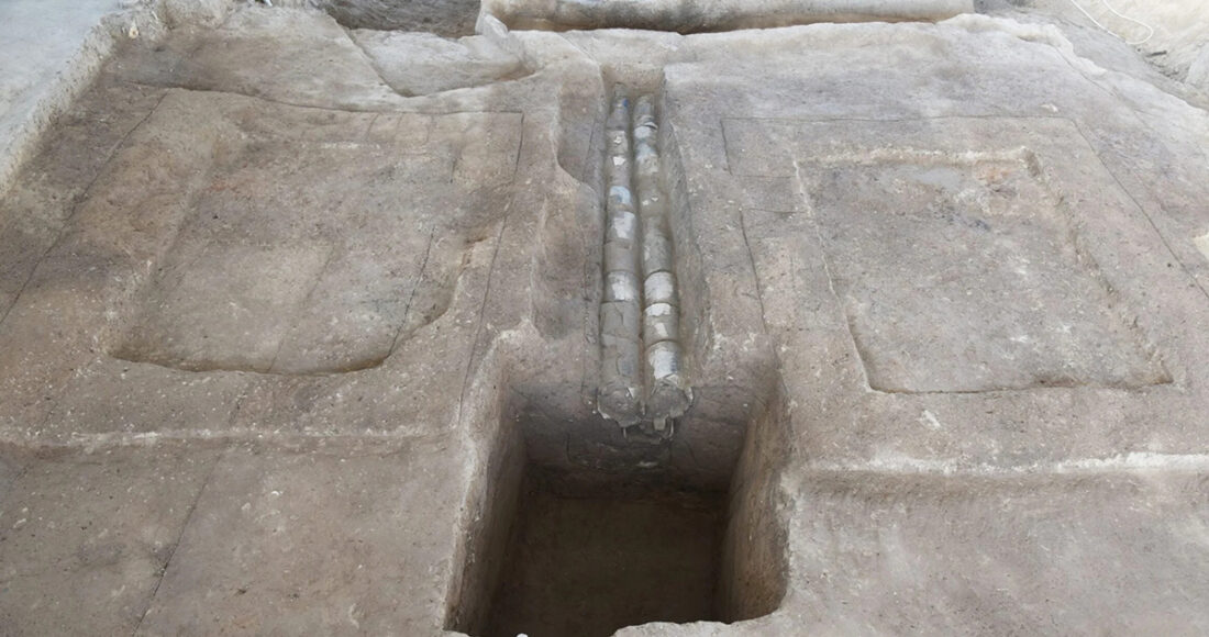 Đường ống dẫn tới rãnh thoát nước gần cổng phía nam của Pingliangtai. Ảnh: Yanpeng Cao