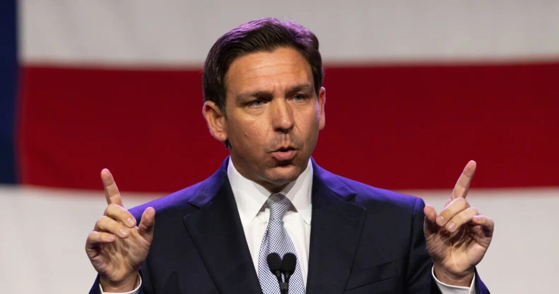 Ron DeSantis phát biểu tại sự kiện của đảng Cộng hòa ở Des Moines, bang Iowa hôm 28/7. Ảnh: Washington Post