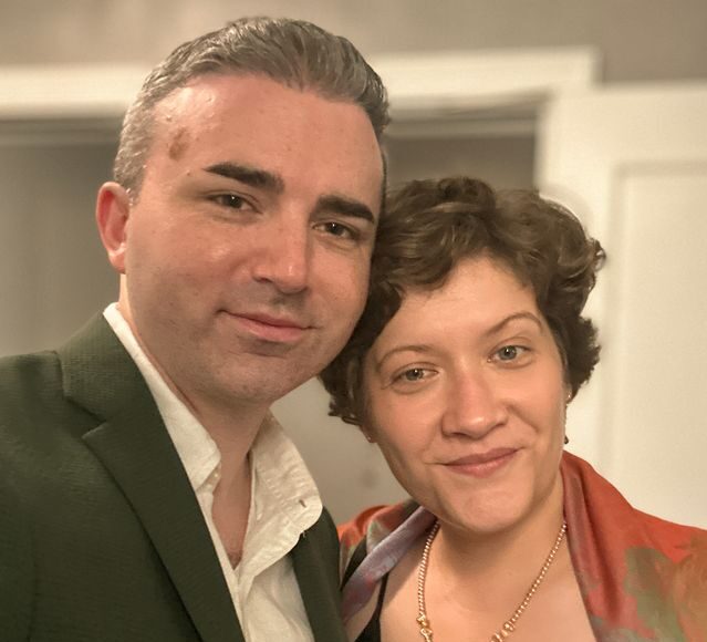 Omar và Marissa Ramirez nói rằng mô hình CFO-COO đã giúp họ có nhiều thời gian hơn trong ngày. Ảnh: WSJ