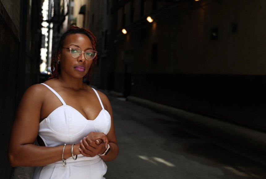 Dominique Ward lo sợ mỗi khi ra ngoài vì chồng cũ rình rập. Ảnh: Chicago Tribune