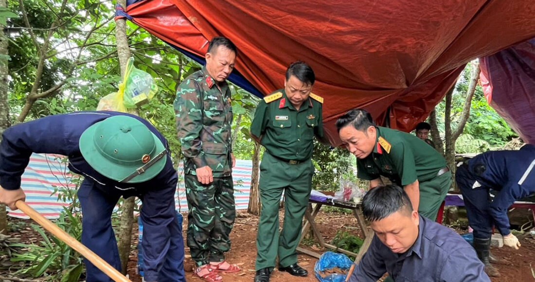 Khu vực Đoàn kinh tế Quốc phòng 337 tìm thấy hài cốt. Ảnh: Duy Đông