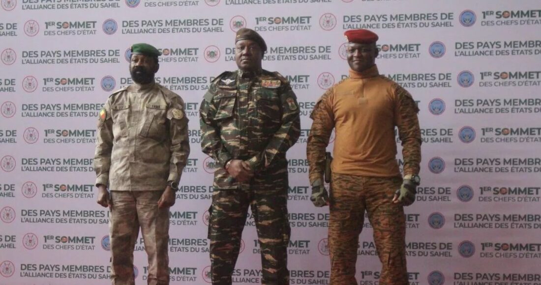 Heads of state of Malis Assimi Goita, Nigers General Abdourahamane Tiani and Burkina Fasos Captain Ibrahim Traore pose for photographs during the first ordinary summit of heads of state and governments of the Alliance of Sahel States (AES) in Niamey, Niger July 6, 2024. REUTERS/Mahamadou Hamidou