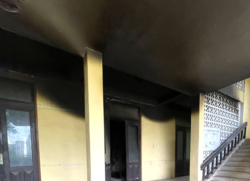 Khu vực phát hiện thi thể nam giới bị cháy. Ảnh: Vạn An