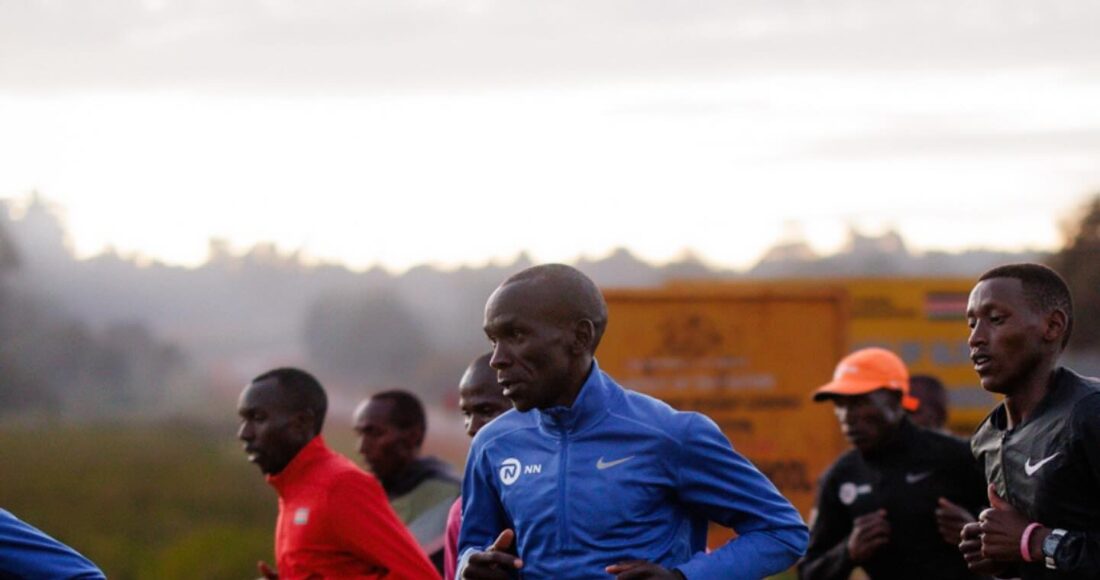 Kipchoge trong buổi tập tại Kaptagat ngày 21/6. Ảnh: Facebook / Eliud Kipchoge