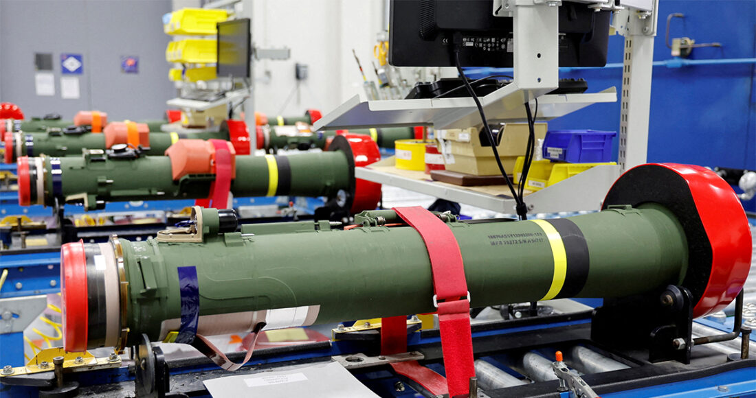 Tên lửa chống tăng FGM-148 Javelin tại nhà máy ở Troy, bang Alabama, Mỹ tháng 3/2022. Ảnh: Reuters