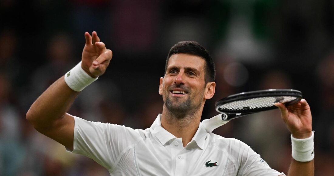 Djokovic mừng chiến thắng trước Popyrin trên sân Trung tâm ở Wimbledon hôm 6/7. Ảnh: Reuters