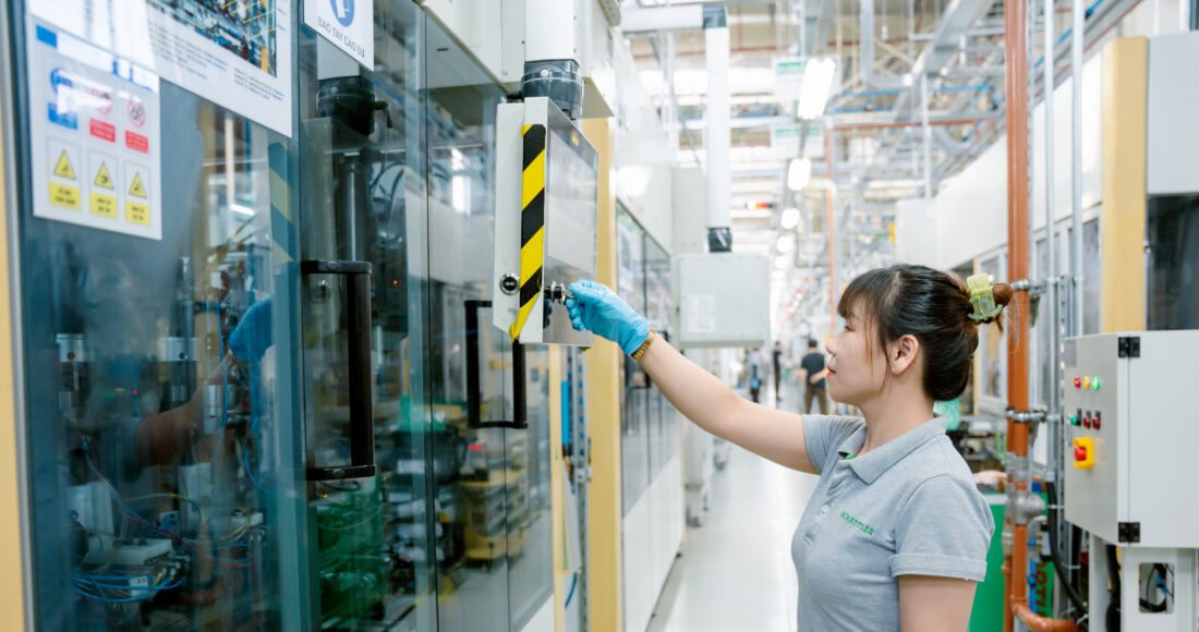 Công nhân công ty Schaeffler Việt Nam trong nhà máy tại Đồng Nai, tháng 4/2024. Ảnh: Schaeffler