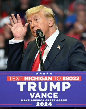 Cựu tổng thống Mỹ Donald Trump trong một cuộc vận động tranh cử ở Michigan ngày 20/7. Ảnh: AFP