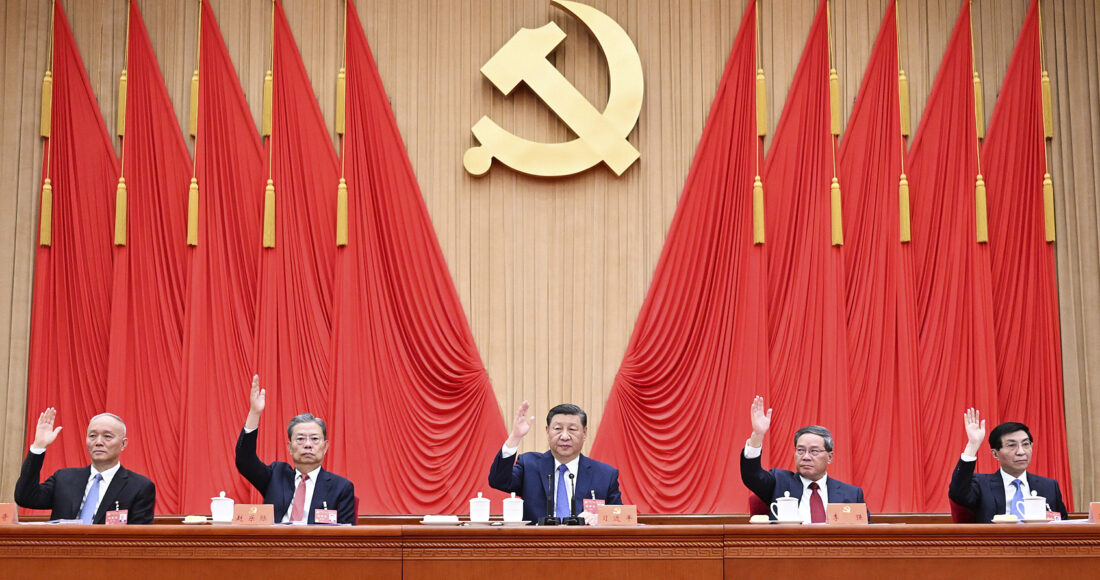 Chủ tịch Tập Cận Bình và các thành viên Ban Thường vụ Bộ Chính trị tại Hội nghị trung ương 3 ở Bắc Kinh ngày 18/7. Ảnh: AP