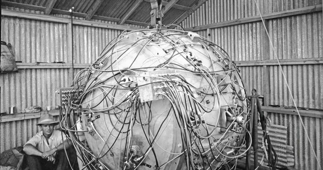 Gadget, quả bom nguyên tử đầu tiên trên thế giới. Ảnh: Rare Historical Photos