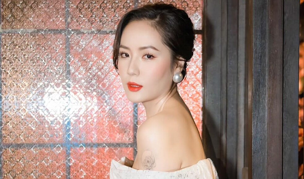 Ca sĩ Phương Linh trong một đêm nhạc hồi tháng 3. Ảnh: Fiona