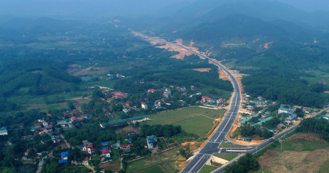 Điểm đầu cao tốc Hà Nội - Hòa Bình (xã Yên Bình, huyện Thạch Thất, TP Hà Nội). Ảnh: Giang Huy