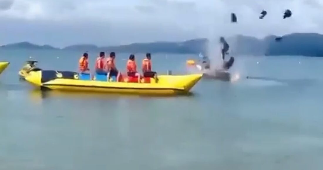 Mô tô nước phát nổ hất tung người điều khiển vào chiều 3/7. Ảnh Chụp màn hình