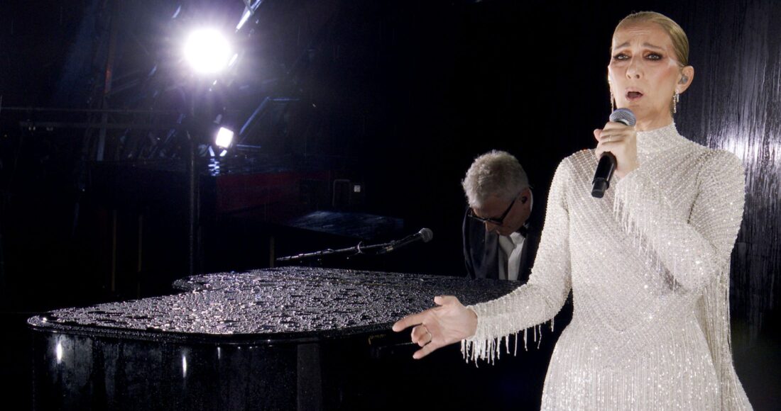 Celine Dion ở lễ khai mạc Olympic. Ảnh: Reuters