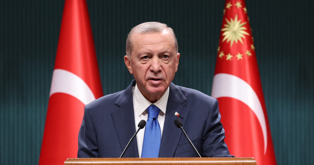 Tổng thống Erdogan sau phiên họp nội các tại Ankara hôm 9/10. Ảnh: AFP