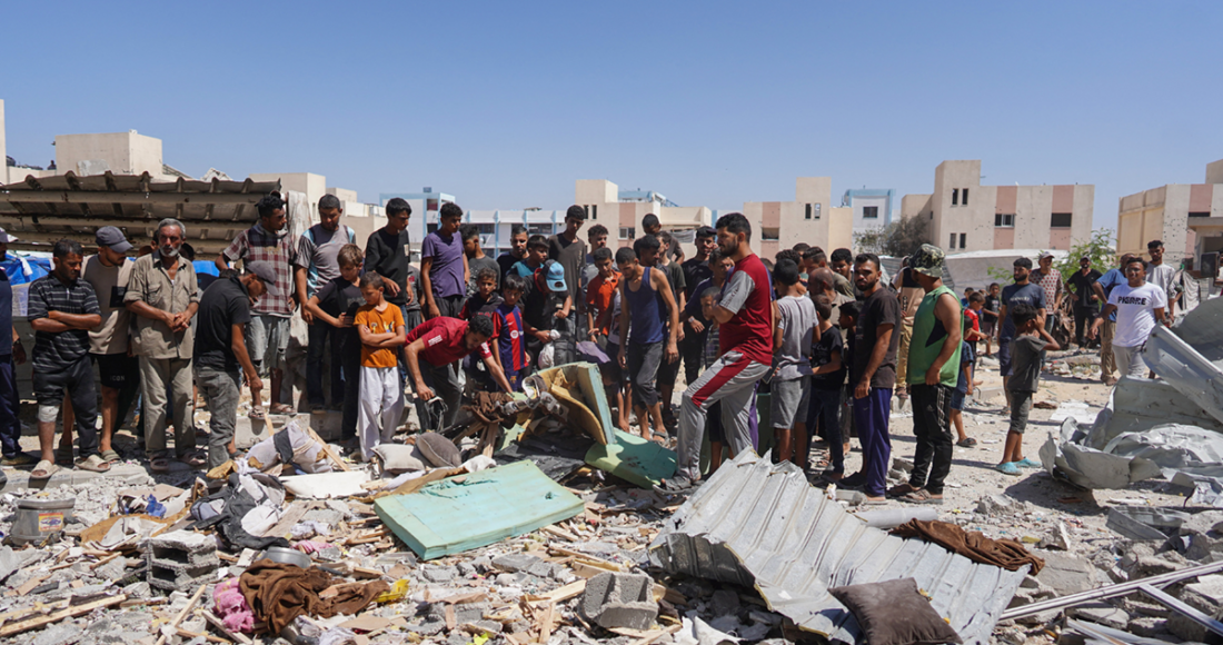 Cảnh đổ nát sau một cuộc oanh tạc của Israel ở Khan Younis, Gaza, ngày 16/7. Ảnh: AFP