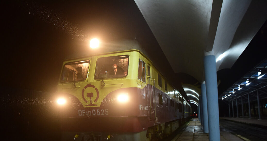 Tàu liên vận giữa Việt Nam - Trung Quốc tại ga Đồng Đăng. Ảnh: Giang Huy