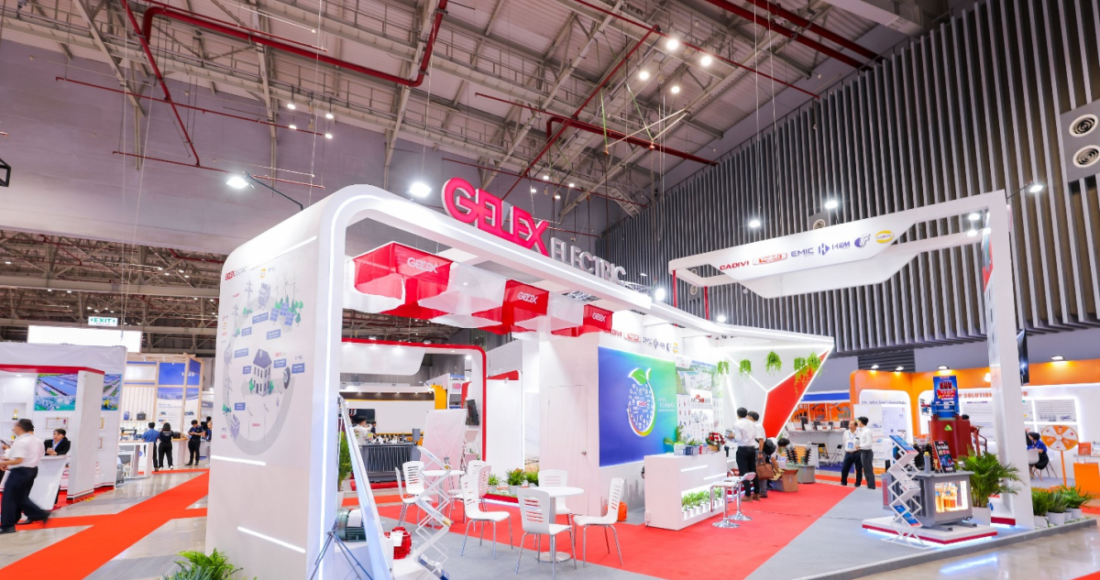 Gian hàng hiện đại, chú trọng thể hiện cho các sản phẩm an toàn, thân thiện với môi trường. Ảnh: Gelex Electric
