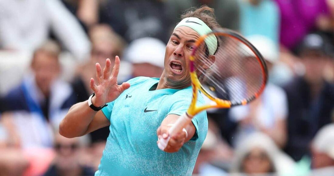 Nadal đánh thuận tay trong trận gặp Borg, trên sân Trung tâm ở Bastad, Thụy Điển hôm 16/7. Ảnh: ATP