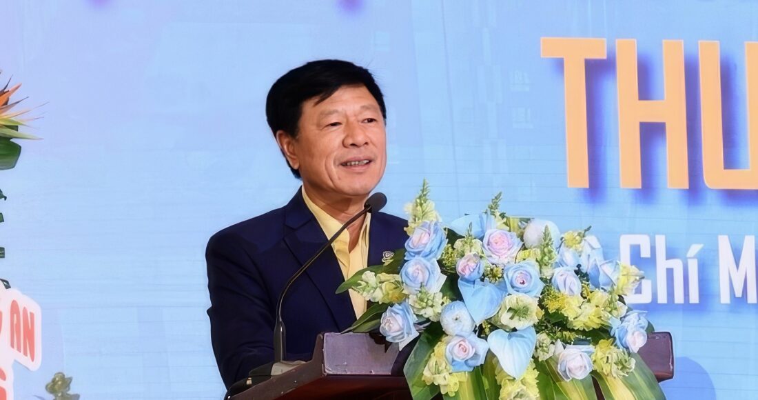 Ông Trương Anh Tuấn - Chủ tịch Tập đoàn Hoàng Quân - phát biểu trong đại hội cổ đông năm 2024. Ảnh: HQC