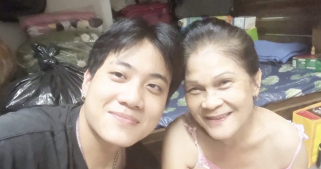 Gia Huy và bà nội Nguyễn Thị Loan. Ảnh: Nhân vật cung cấp