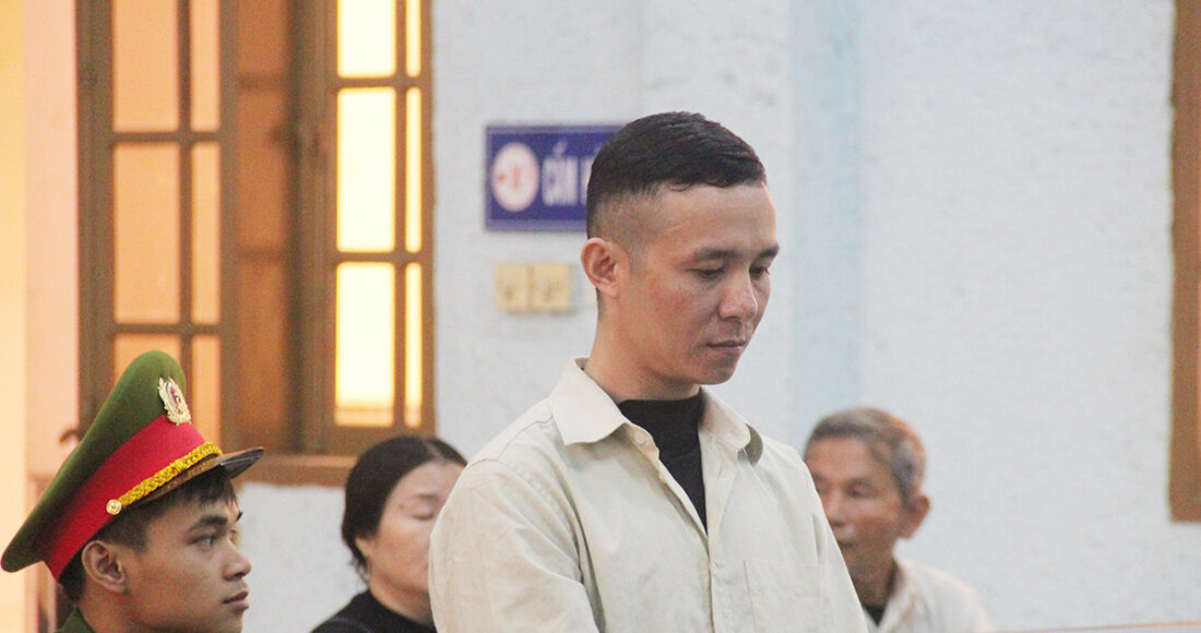 Tài xế Đinh Tiến Bình trong phiên tòa hôm nay. Ảnh: Trần Hóa