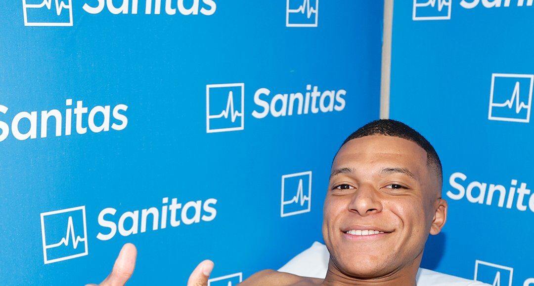 Mbappe kiểm tra y tế ở Madrid sáng 16/7.