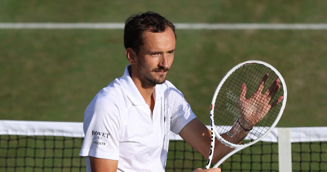 Tay vợt số năm thế giới, Daniil Medvedev vừa dừng chân ở bán kết Wimbledon 2024 trước Carlos Alcaraz. Ảnh: Reuters