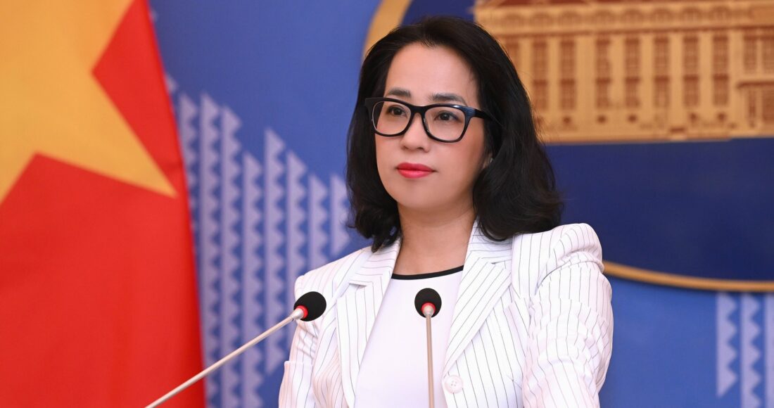 Phát ngôn viên Bộ Ngoại giao Phạm Thu Hằng trong cuộc họp báo thường kỳ ngày 4/7. Ảnh: Giang Huy