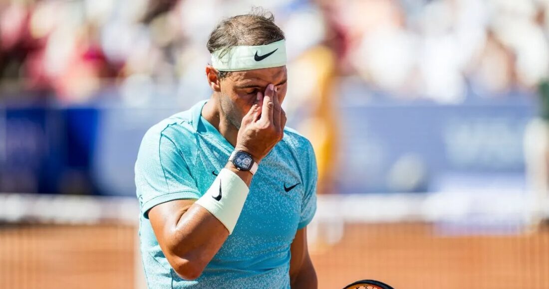 Nadal thất vọng sau một điểm thua ở trận gặp Borges, trên sân Trung tâm ở Bastad, Thụy Điển hôm 21/7. Ảnh: Reuters