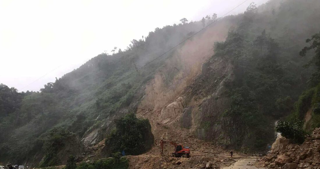 Tỉnh lộ 177 từ Tân Quang đi Hoàng Su Phì nhiều điểm sạt lở. Ảnh: Nguyễn Ngọc Quyến