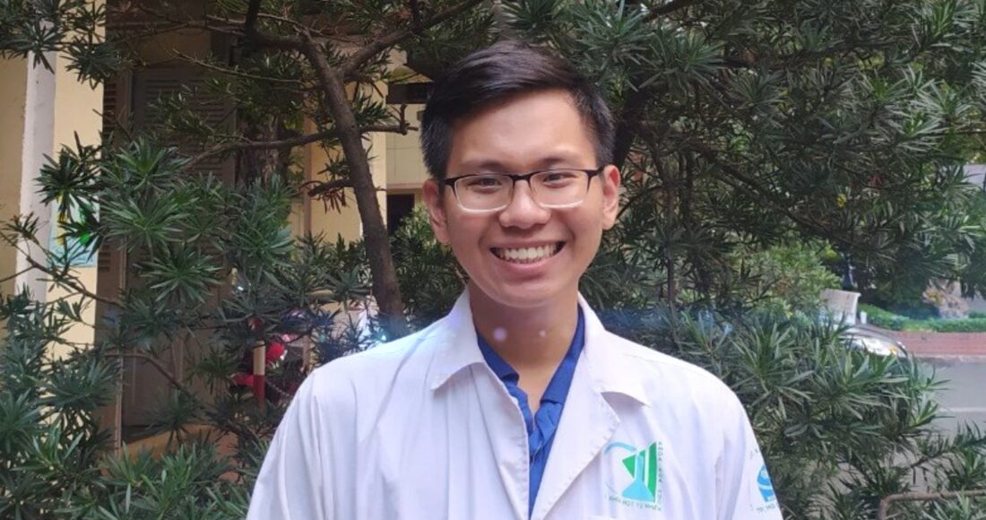 Đoàn Châu Thành Vinh có đam mê môn hóa học từ thời học sinh THPT. Ảnh: NVCC