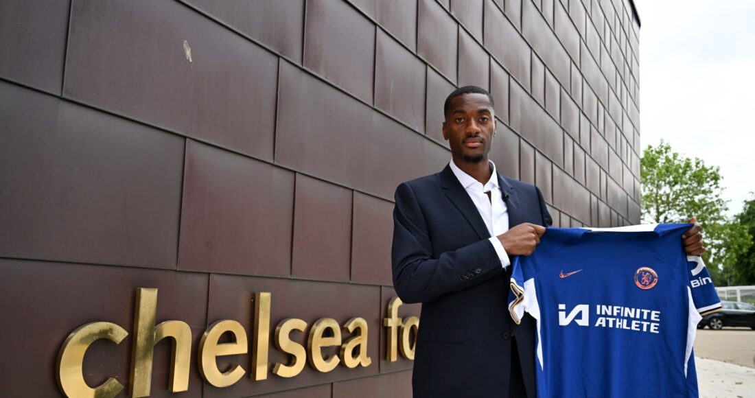 Tosin ra mắt ở Chelsea ngày 7/6. Ảnh: Chelsea FC