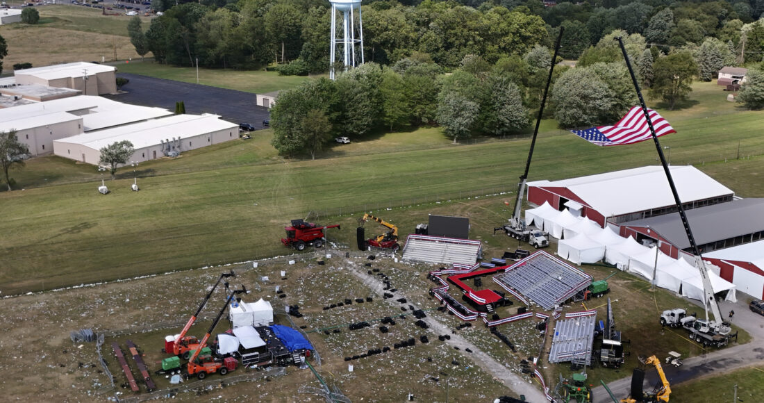 Ảnh chụp từ drone ngày 15/7, cho thấy sân khấu tại Butler Farm Show và khu nhà máy được Crooks dùng làm nơi nổ súng. Ảnh: AP