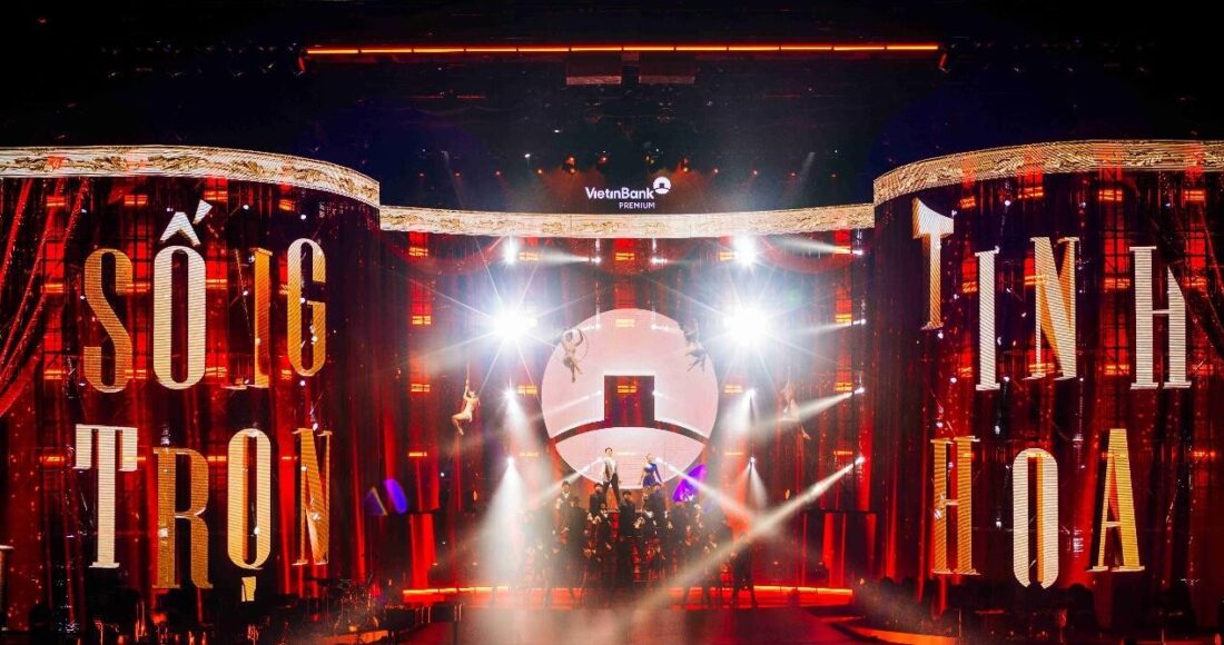 Toàn cảnh sân khấu Sống trọn Tinh hoa. Ảnh: Vietinbank