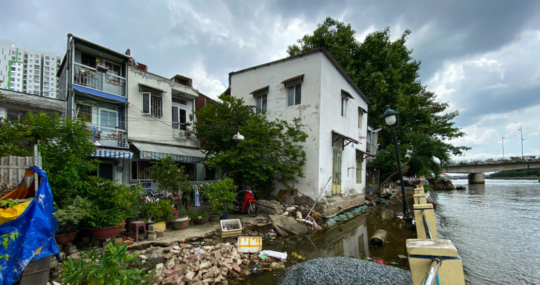 Đoạn kè bị sạt lở ở Thanh Đa, năm 2023. Ảnh: Thanh Tùng