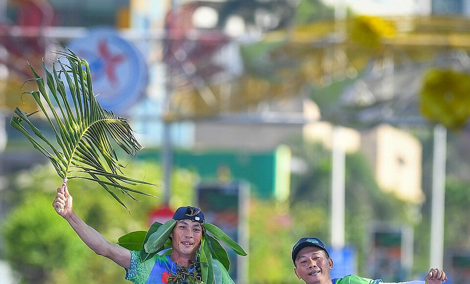 Runner ăn mừng sau khi về địch VM Nha Trang 2023. Ảnh: VM