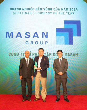 Đại diện Tập đoàn Masan (đứng giữa) tại Lễ trao giải. Ảnh: Masan