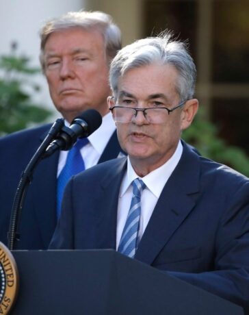 Ông Donald Trump và Chủ tịch Fed Jerome Powell tại Nhà Trắng tháng 11/2017. Ảnh: Reuters