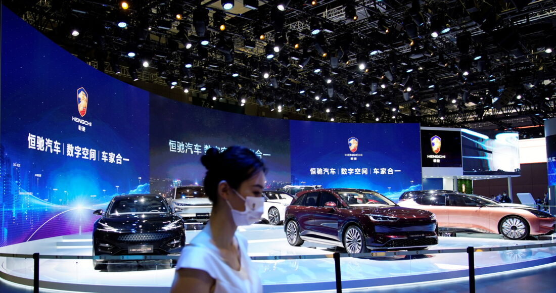 Mẫu xe Hengchi của Evergrande trưng bày tại Thượng Hải ngày 19/4/2021. Ảnh: Reuters