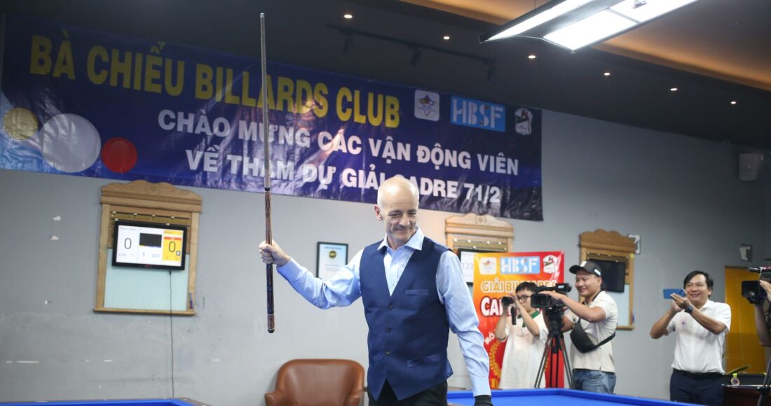 Gretillat  mừng sau lượt cơ ghi 250 điểm tối 30/7. Ảnh: Đông Huyền