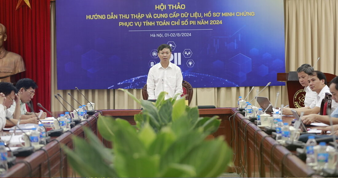 Thứ trưởng Khoa học và Công nghệ Hoàng Minh phát biểu khai mạc hội thảo sáng 1/8. Ảnh: TTTT