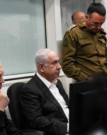 Thủ tướng Benjamin Netanyahu (thứ hai, từ trái qua) cùng các quan chức quốc phòng và an ninh Israel trong cuộc họp ngày 8/6. Ảnh: Shin Bet