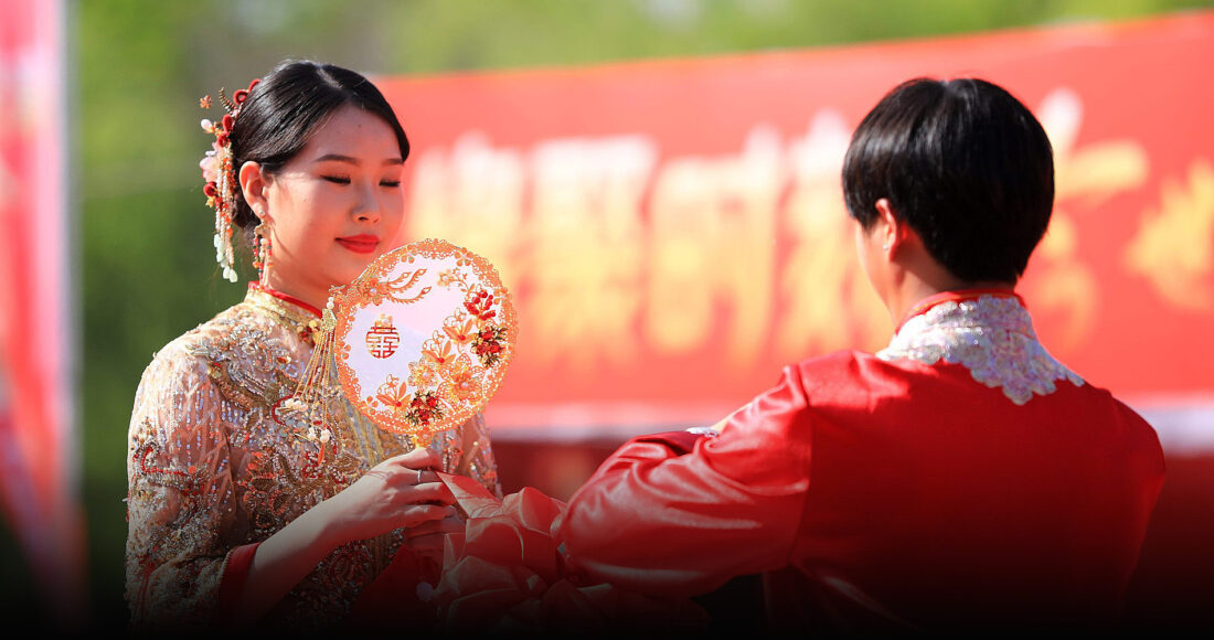 Sẽ có những chuyên gia được đào tạo bài bản giúp người trẻ Trung Quốc lên kế hoạch đám cưới, sinh con, cũng như xử lý các mối quan hệ. Ảnh: Sixthtone