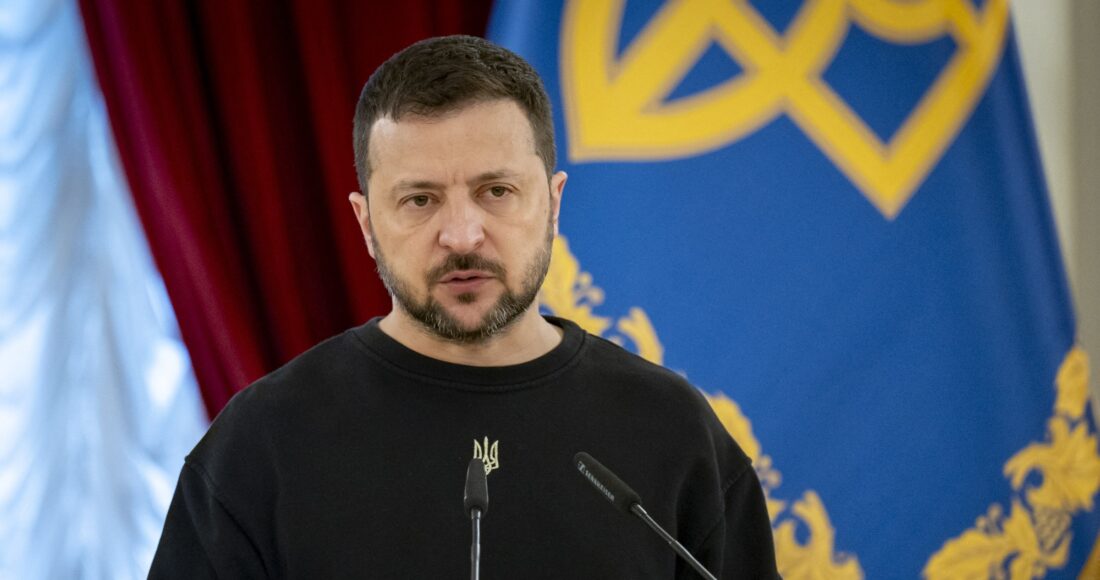 Tổng thống Ukraine Volodymyr Zelensky tại Kiev hôm 22/4. Ảnh: AFP