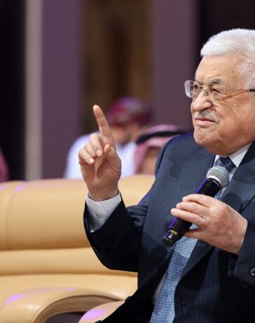 Tổng thống Palestine Mahmoud Abbas phát biểu tại Diễn đàn Kinh tế Thế giới ở Riyadh, Arab Saudi ngày 28/4. Ảnh: AFP