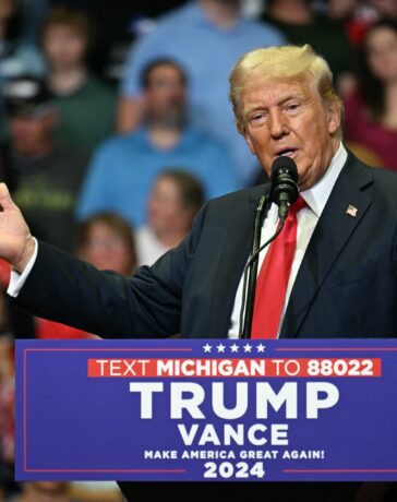 Ứng viên tổng thống đảng Cộng hòa Donald Trump trong cuộc vận động tranh cử ở Michigan ngày 20/7. Ảnh: AFP