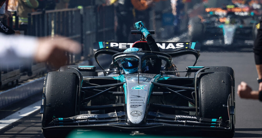 Chiếc W15 của George Russell bị mòn đáng kể lốp khi anh về nhất Grand Prix Bỉ trên đường đua Spa-Francochamps ngày 28/7. Ảnh: AFP