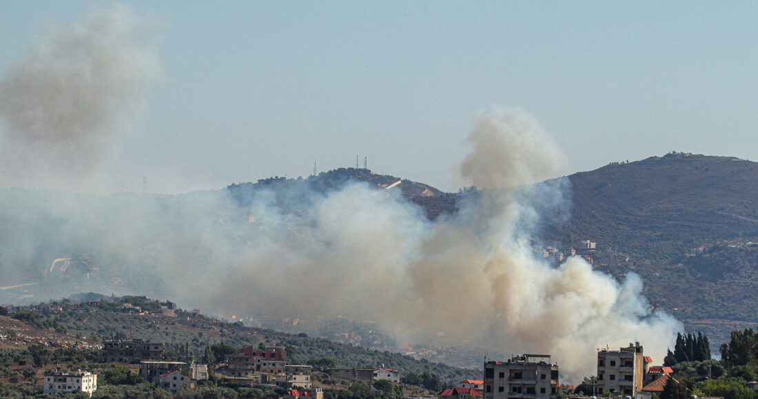 Khói bốc lên từ ngôi làng biên giới Kafr Kila ở miền nam Lebanon ngày 29/7, sau vụ tấn công ở Israel. Ảnh: AFP